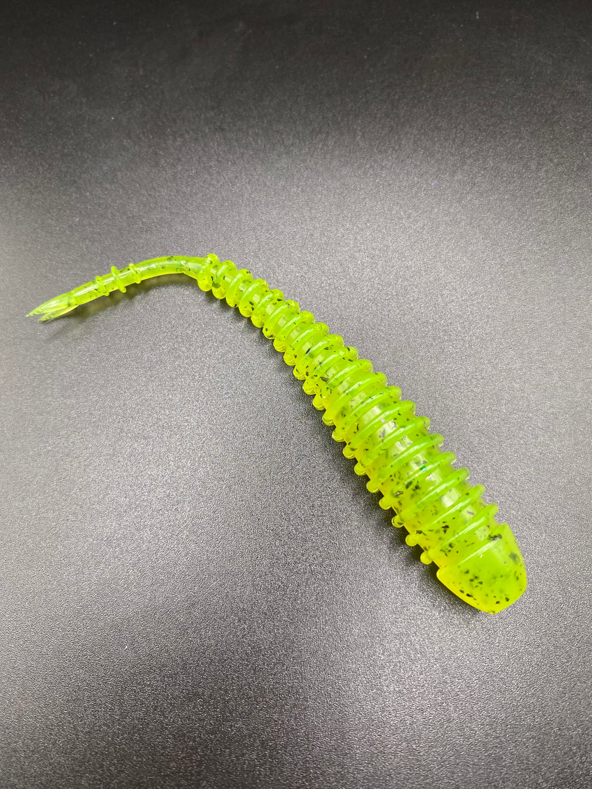 4.4" Twitch Shad