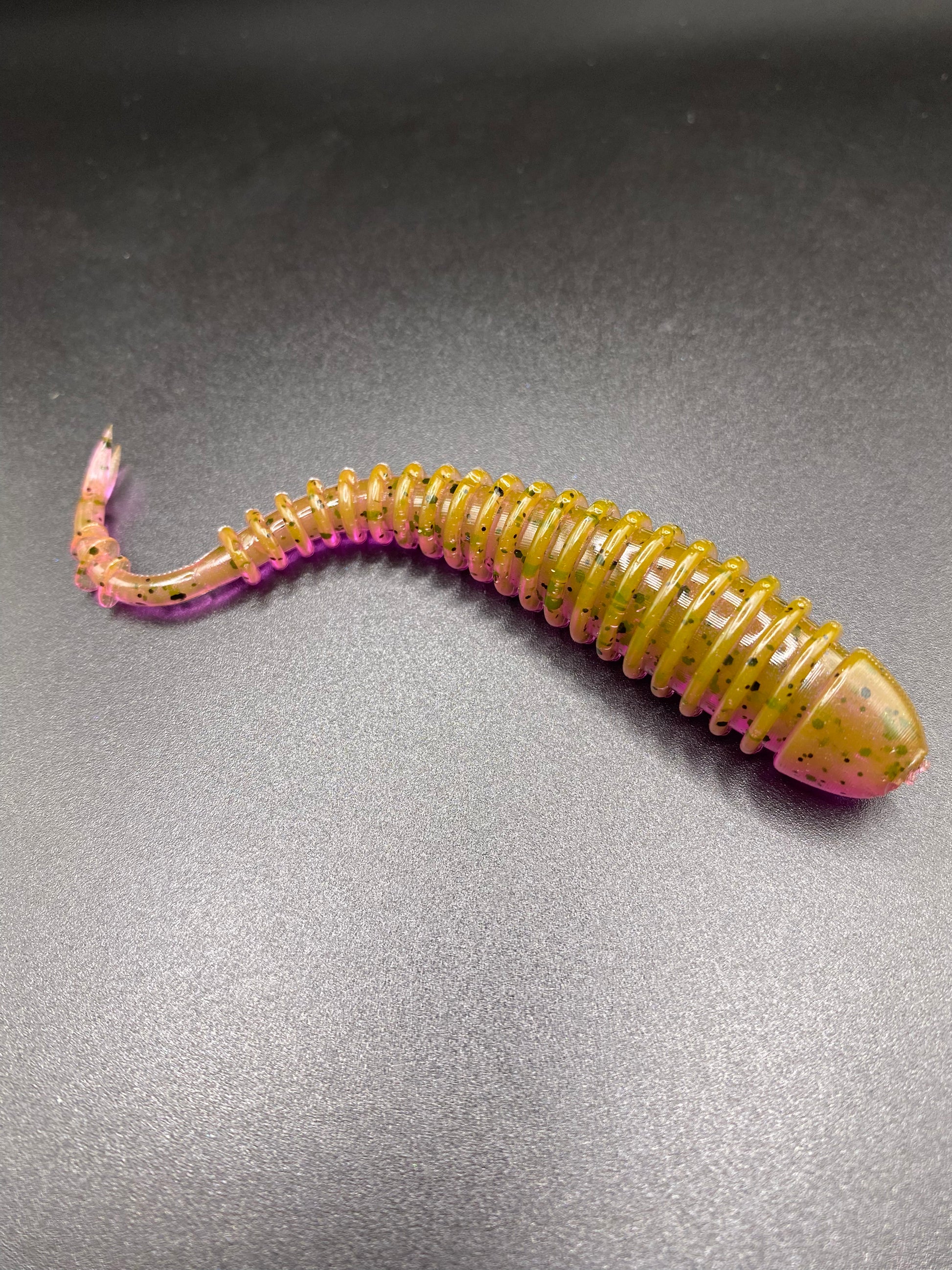 4.4" Twitch Shad
